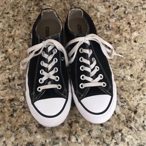 Black and White Converse, Low top